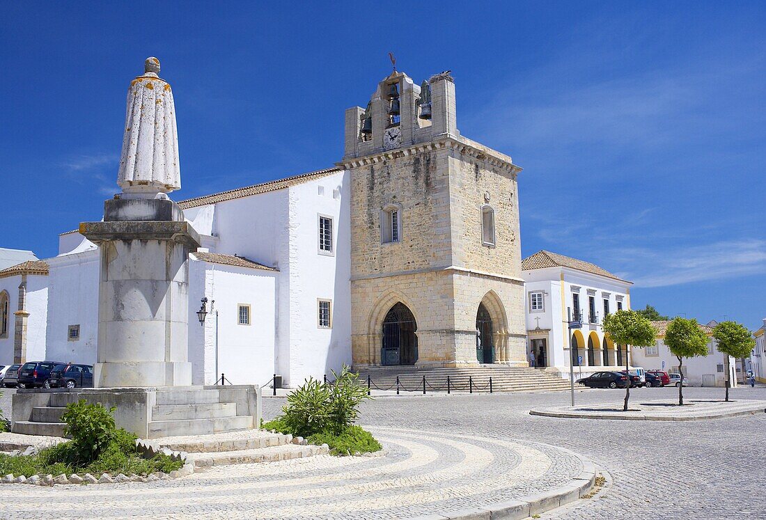Old centre main square and Cathedral, Faro, Algarve, Portugal, Europe