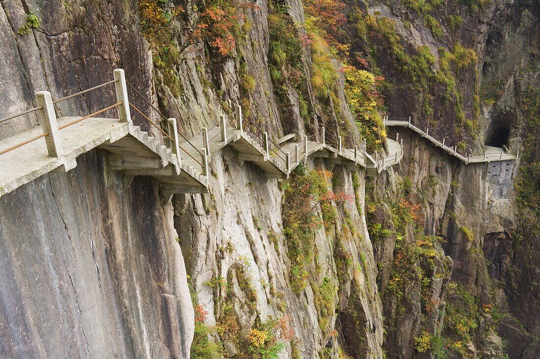 Footpath along rock face, Xihai (West Sea) Valley, Mount Huangshan (Yellow Mountain), UNESCO World Heritage Site, Anhui Province, China, Asia