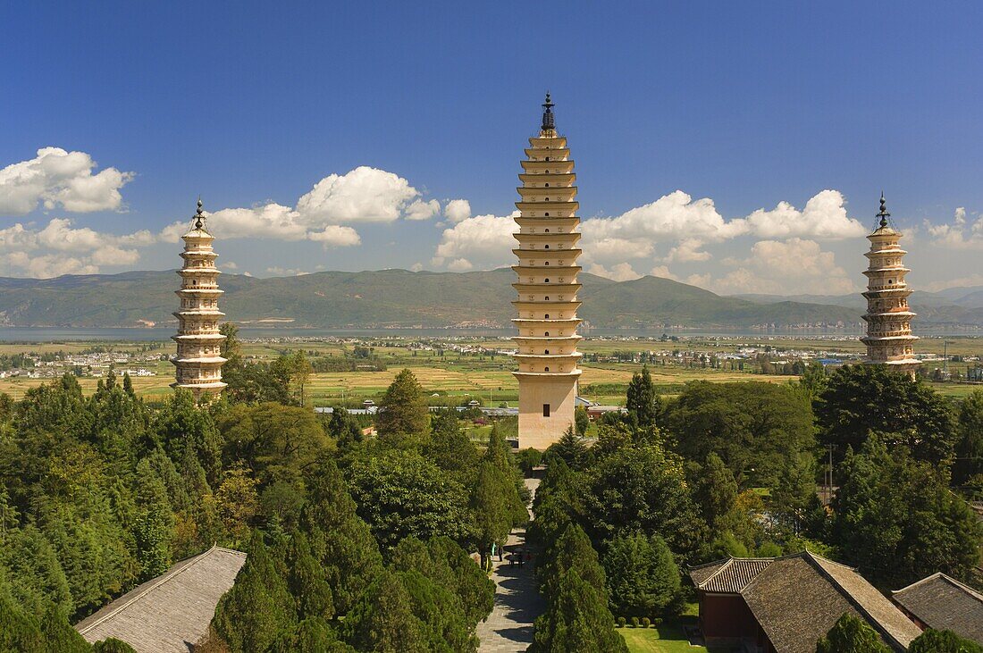 The Three Pagodas, and Erhai Lake in background, Dali Old Town, Yunnan Province, China, Asia