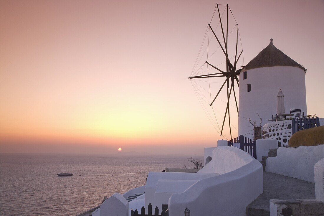 Oia, Santorini, Cyclades, Greek Islands, Greece, Europe