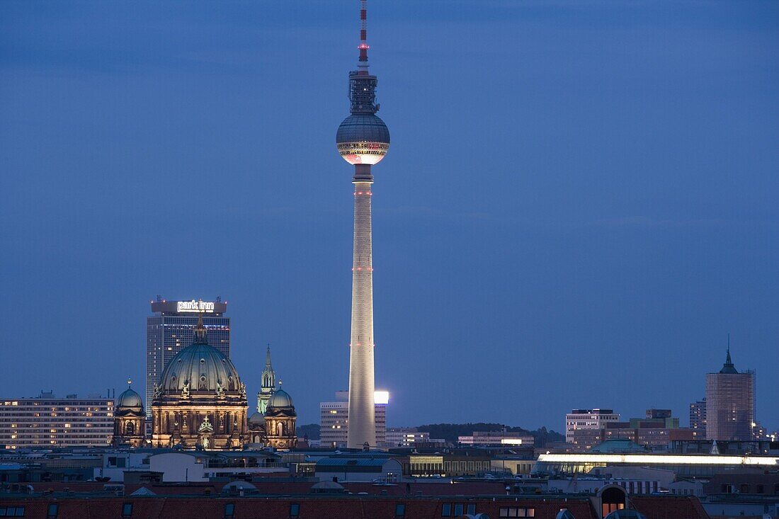 Fernsehturm, Television Tower, Telespargel (Toothpick), evening, Berlin, Germany, Europe