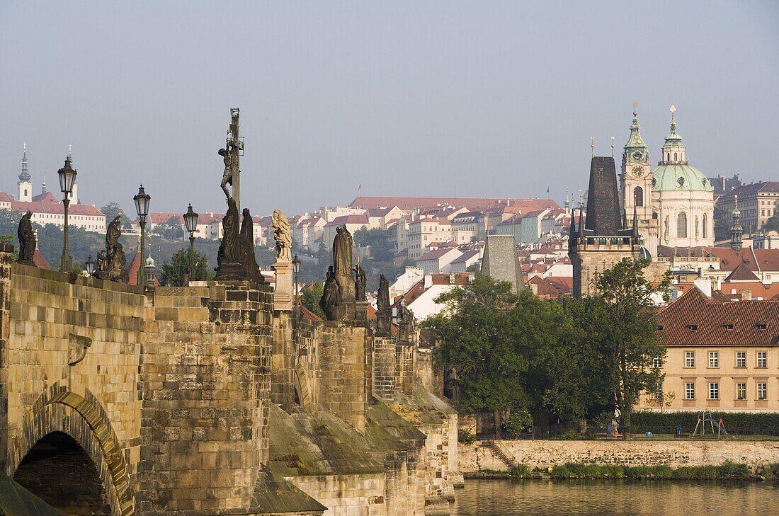 Charles Bridge over the River Vltava, Old Town, UNESCO World Heritage Site, Prague, Czech Republic, Europe