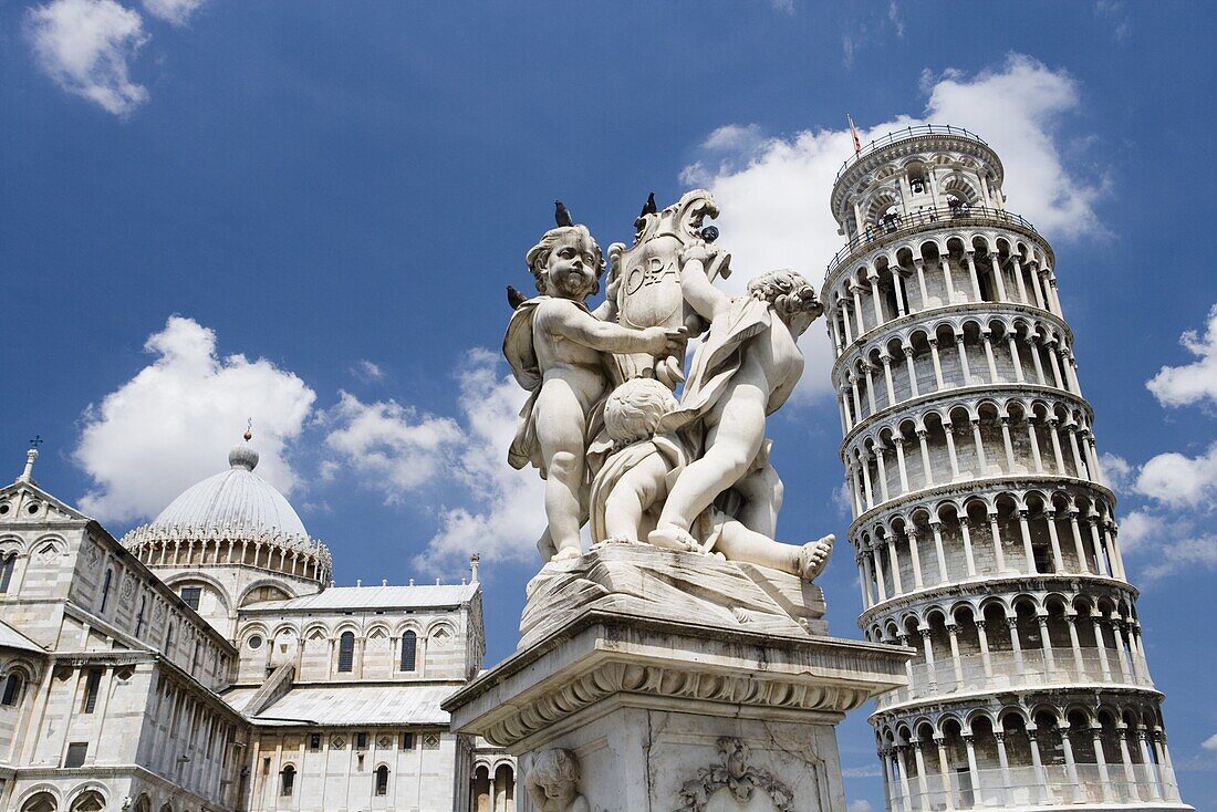 Duomo, la Fontana dei Putti, and Leaning Tower, Pisa, UNESCO World Heritage Site, Tuscany, Italy, Europe
