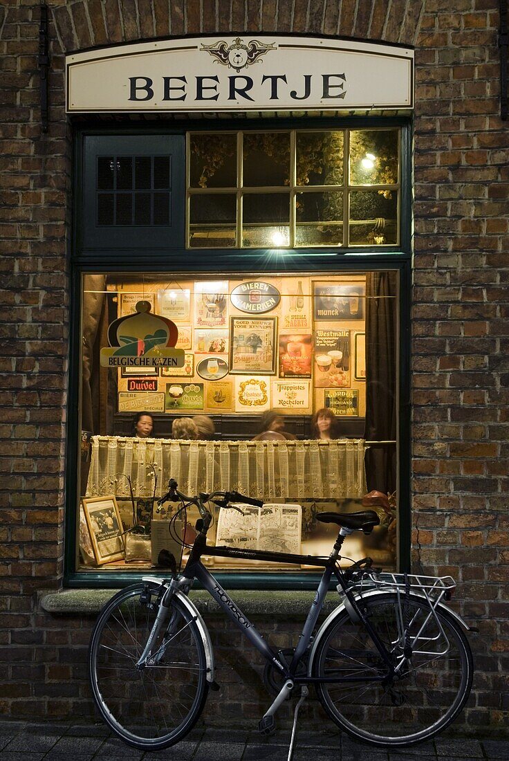 T Brugge Beertje (traditional Bruges bar), Bruges, West Vlaanderen (Flanders), Belgium, Europe