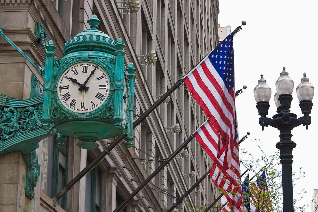 The Marshall Field Building Clock, now Macy's department store, Chicago, Illinois, United States of America, North America