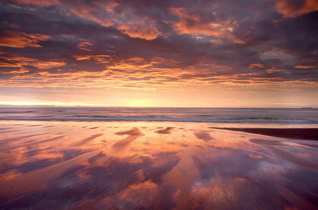 Sunrise, Alnmouth Beach, Alnmouth, Alnwick, Northumberland, England, United Kingdom, Europe