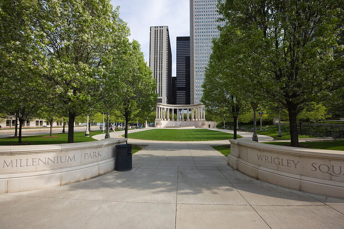 Millennium Monument, Millennium Park, Chicago, Illinois, United States of America, North America