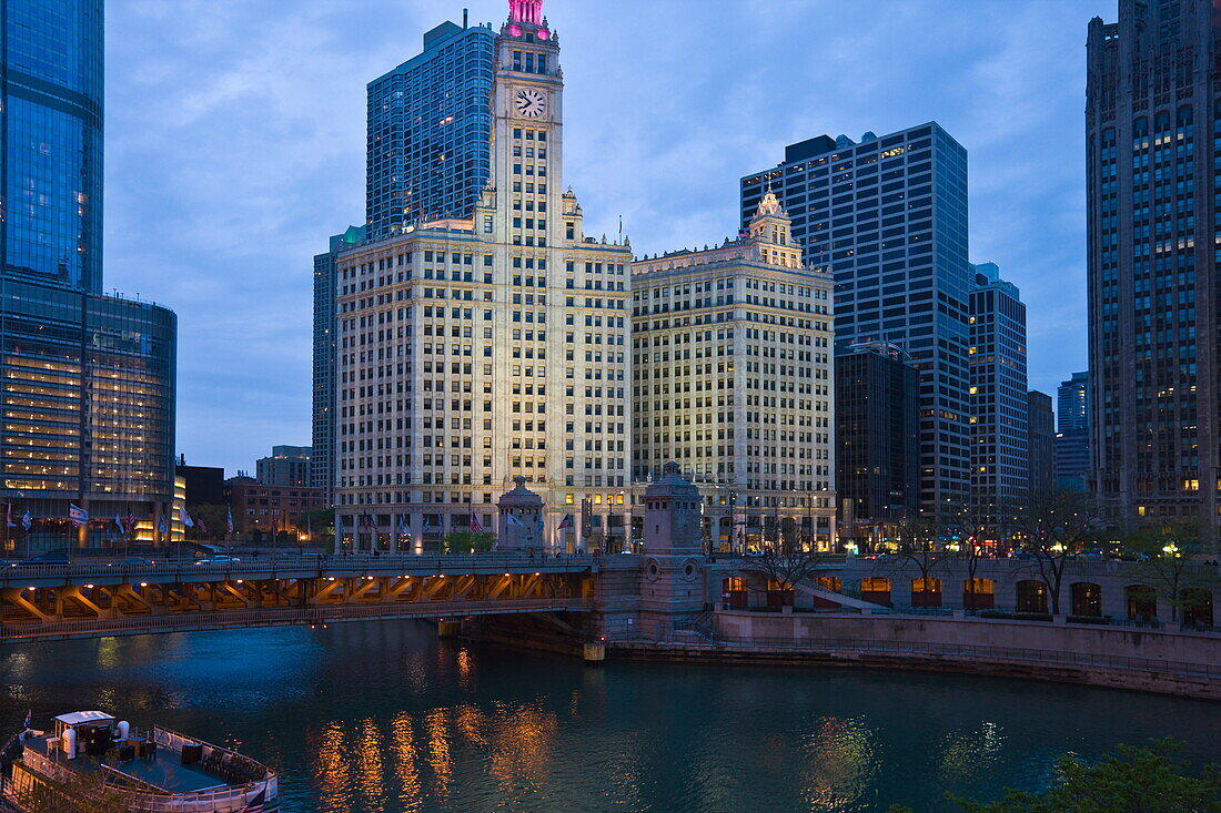 The Wrigley Building,  center,  North Michigan Avenue and Chicago River,  Chicago,  Illinois,  United States of America,  North America