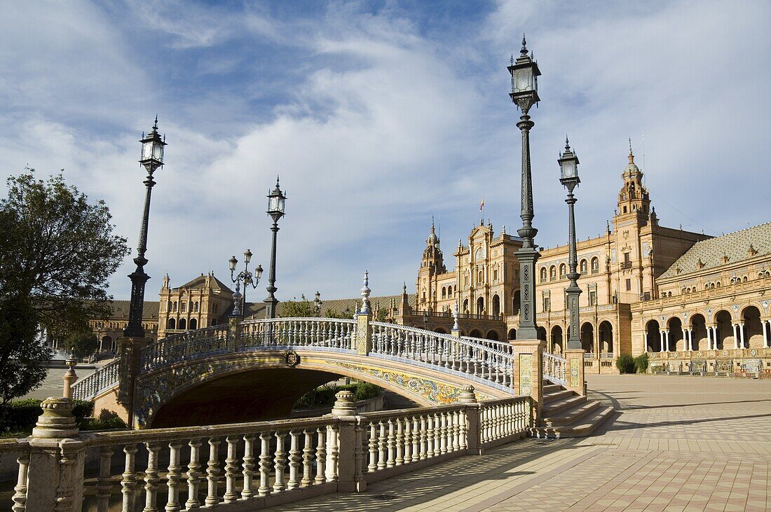 Plaza de Espana erected for the 1929 Exposition, Parque de Maria Luisa, Seville, Andalusia (Andalucia), Spain, Europe