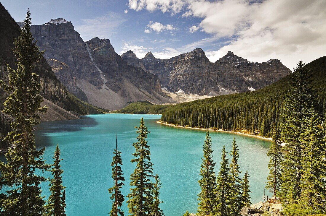 Moraine Lake, Banff National Park, UNESCO World Heritage Site, Rocky Mountains, Alberta, Canada, North America