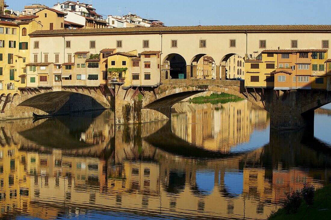 Ponte Vecchio bridge over the Arno River, UNESCO World Heritage Site, Florence, Tuscany, Italy, Europe