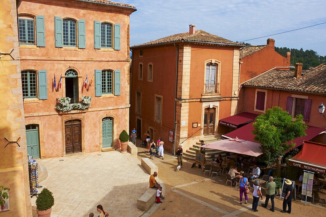 Roussillon village, labeled one of the most beautiful villages in France, Luberon, Vaucluse, Provence, France, Europe