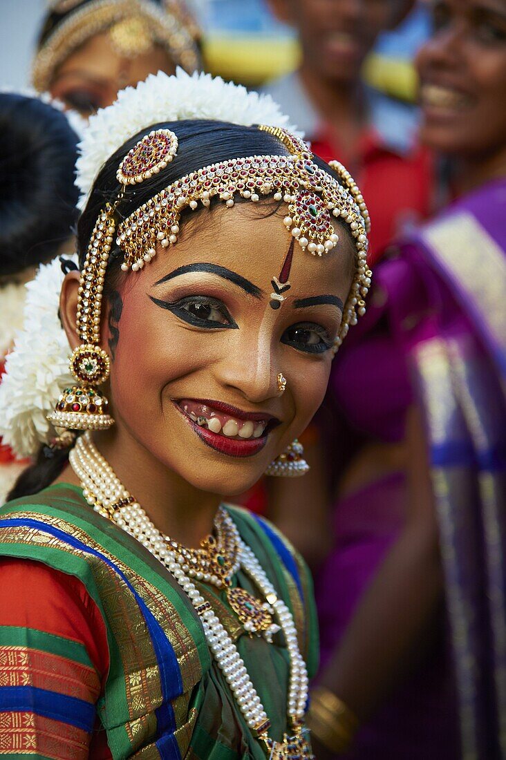 Dance show at Krishna Temple, Guruvayur, Kerala, India, Asia