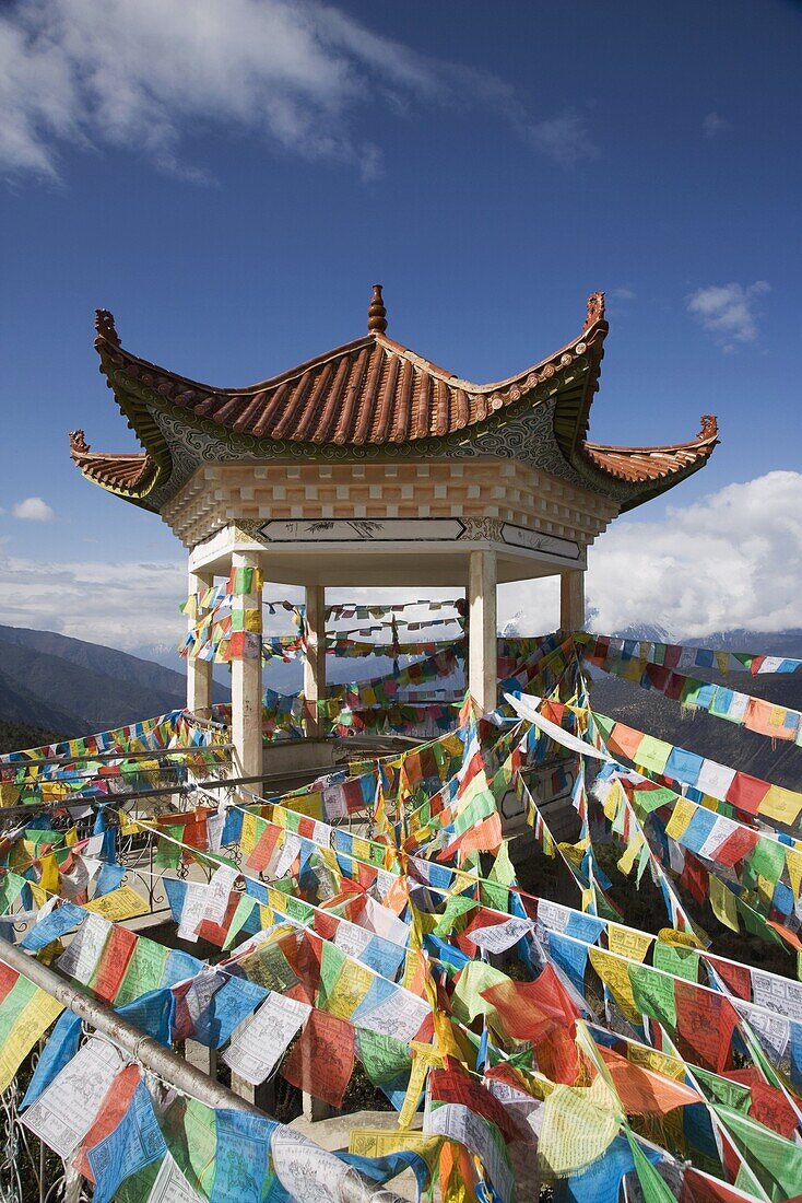 Buddhist stupa, Deqin, called Shangri-La, on the Tibetan Border, Shangri-La region, Yunnan Province, China, Asia