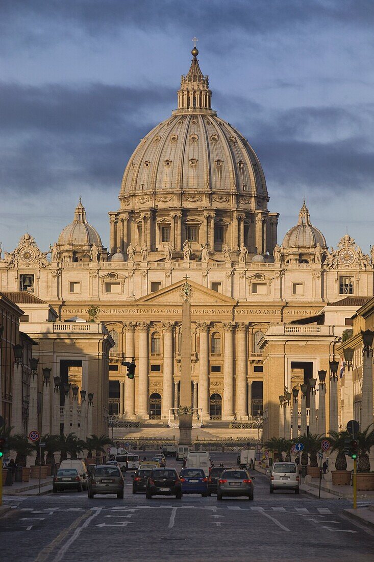 Road to Piazza San Pietro, St. Peter's Basilica, Vatican City, Rome, Lazio, Italy, Europe