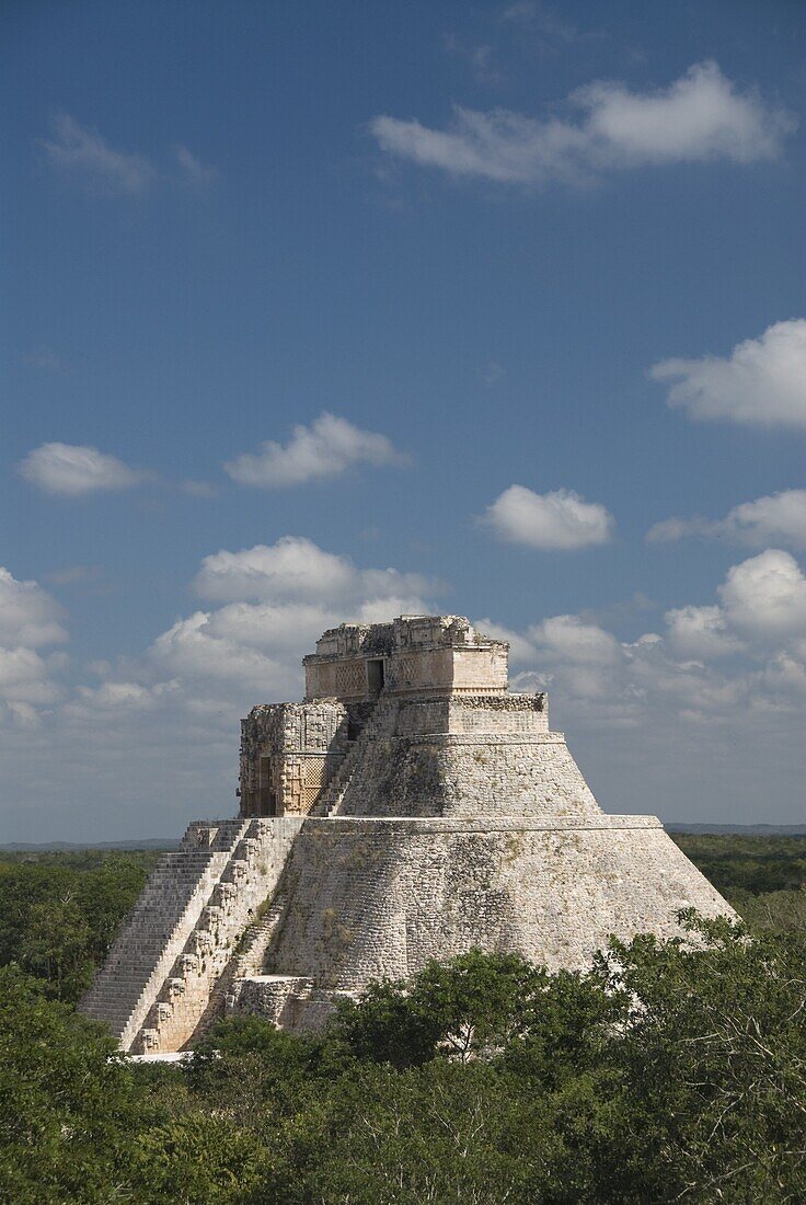 Casa del Advino (Magician's House), Uxmal, UNESCO World Heritage Site, Yucatan, Mexico, North America