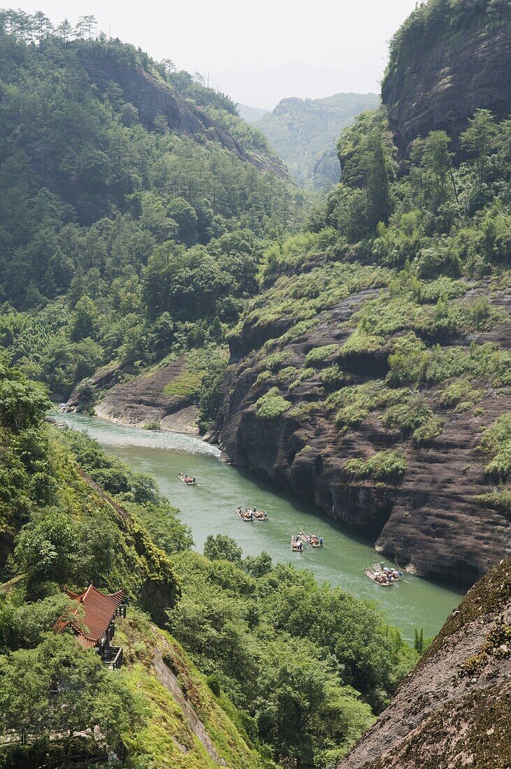 Bamboo river rafting at Tianyou Feng Heavenly Tour Peak in Mount Wuyi National Park, UNESCO World Heritage Site, Fujian Province, China, Asia
