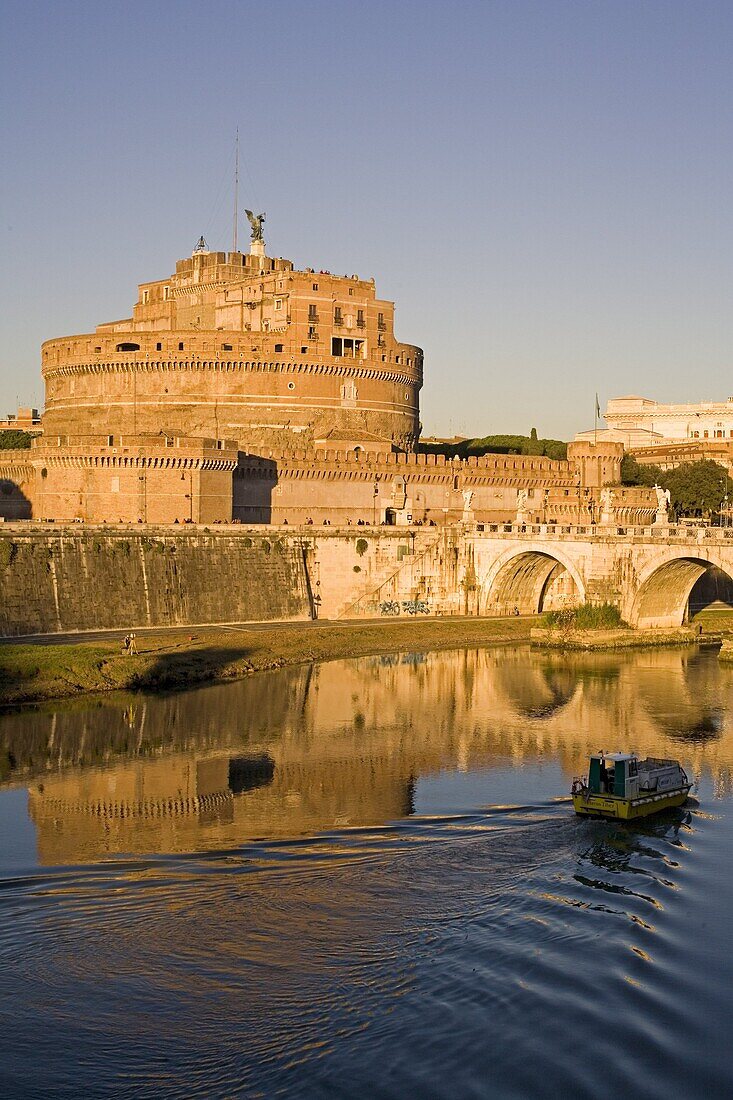 Castello San'Angelo (St.-Angelo Castle) (Mole Adriana) and St. Angelo bridge, Rome, Lazio, Italy, Europe