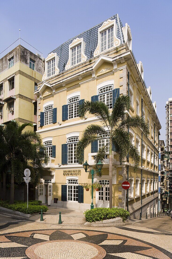 Typical Macau architecture near Largo do Senado Square, Macau, China, Asia