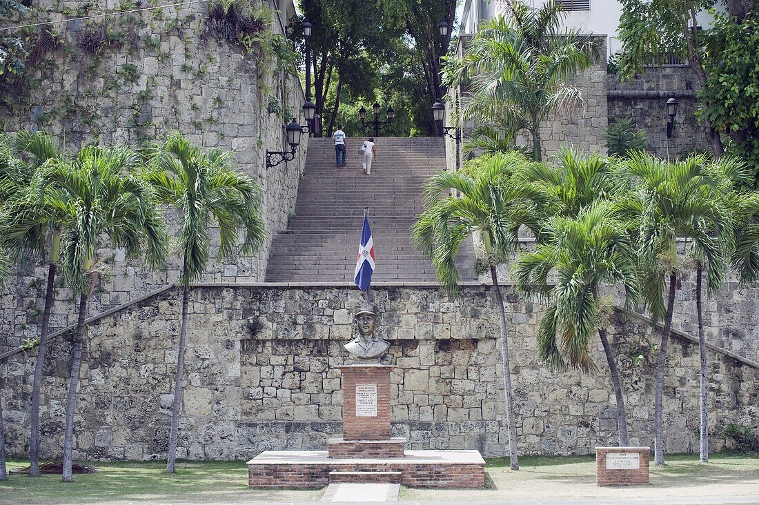 Statue of Francisco Alberto in Plaza Patriotica, UNESCO World Heritage Site, Santo Domingo, Dominican Republic, West Indies, Caribbean, Central America