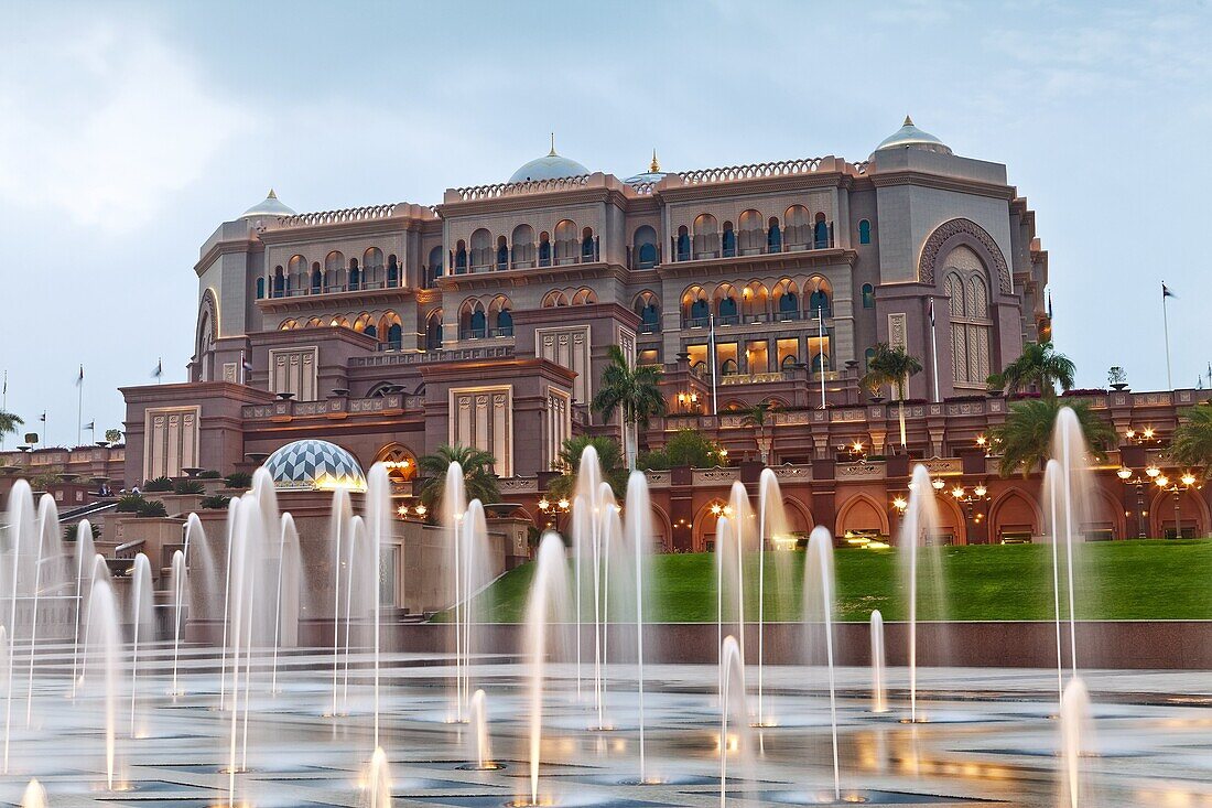 Water fountains in front of the Emirates Palace Hotel, Abu Dhabi, United Arab Emirates, Middle East