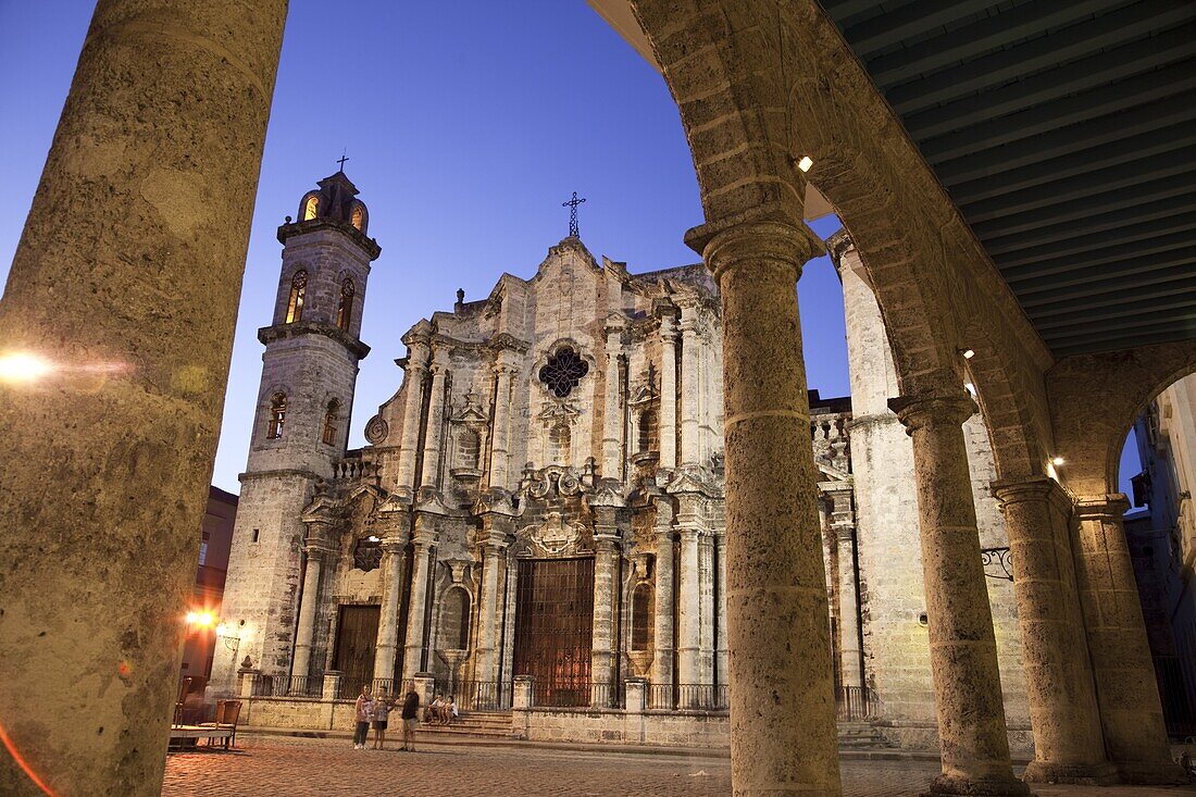 Cathedral de San Cristobal, dating from 1748, in the Plaza de la Catedral, Old Havana, UNESCO World Heritage Site, Havana, Cuba, West Indies, Central America