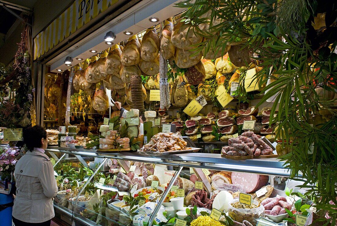 Mercato Centrale (Central Market), Florence (Firenze), Tuscany, Italy, Europe