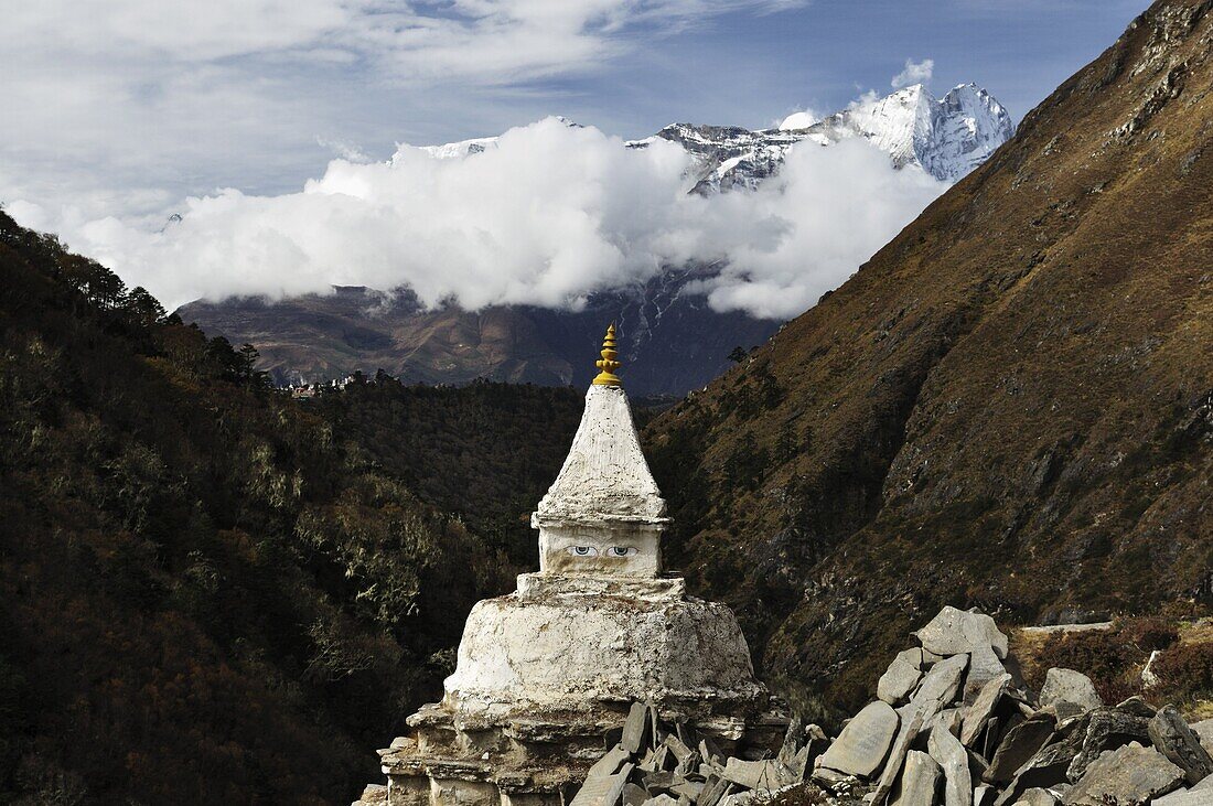 Stupa, Pangboche, Sagarmatha National Park, UNESCO World Heritage Site, Solukhumbu District, Sagarmatha, Eastern Region (Purwanchal), Nepal, Asia