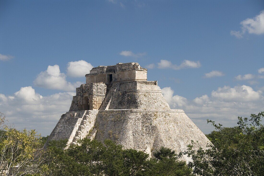 Casa del Advino (Magician's House), Uxmal, UNESCO World Heritage Site, Yucatan, Mexico, North America