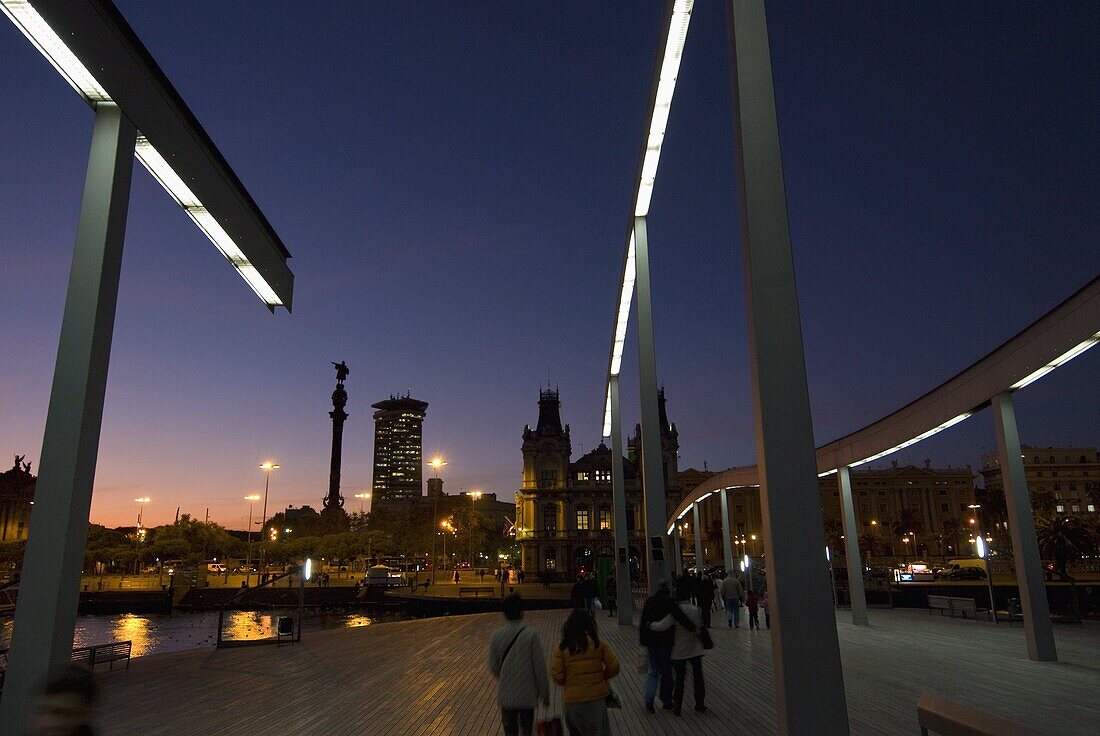 Port Vell at dusk with Columbus monument in the background, Barcelona, Catalonia, Spain, Europe