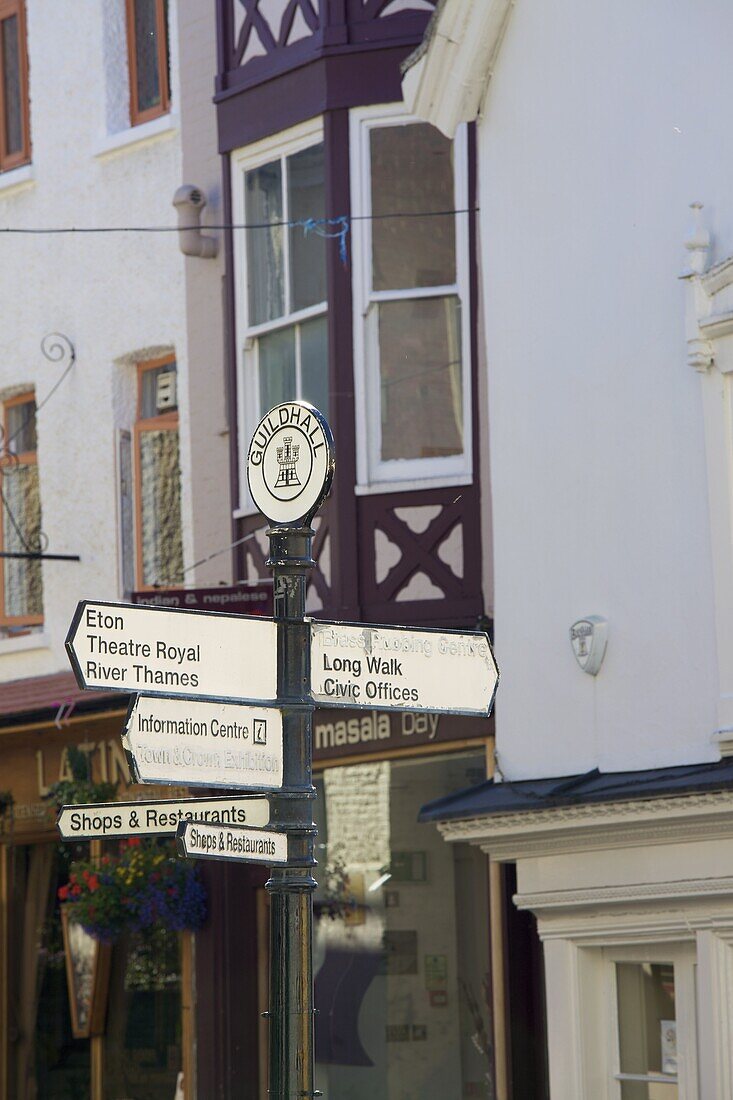 Sign post for Windsor Castle, Windsor, Berkshire, England, United Kingdom, Europe