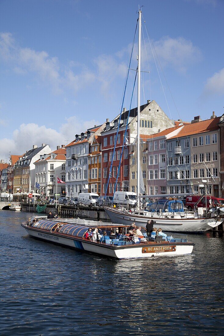 Nyhavn and riverboat, Copenhagen, Denmark, Scandinavia, Europe