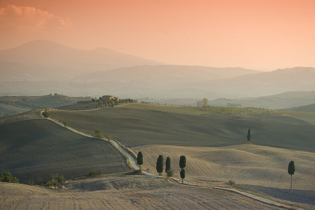 A view toward Tempielle, a hilltop farmhouse near Pienza, Val d'Orcia, UNESCO World Heritage Site, Tuscany, Italy, Europe