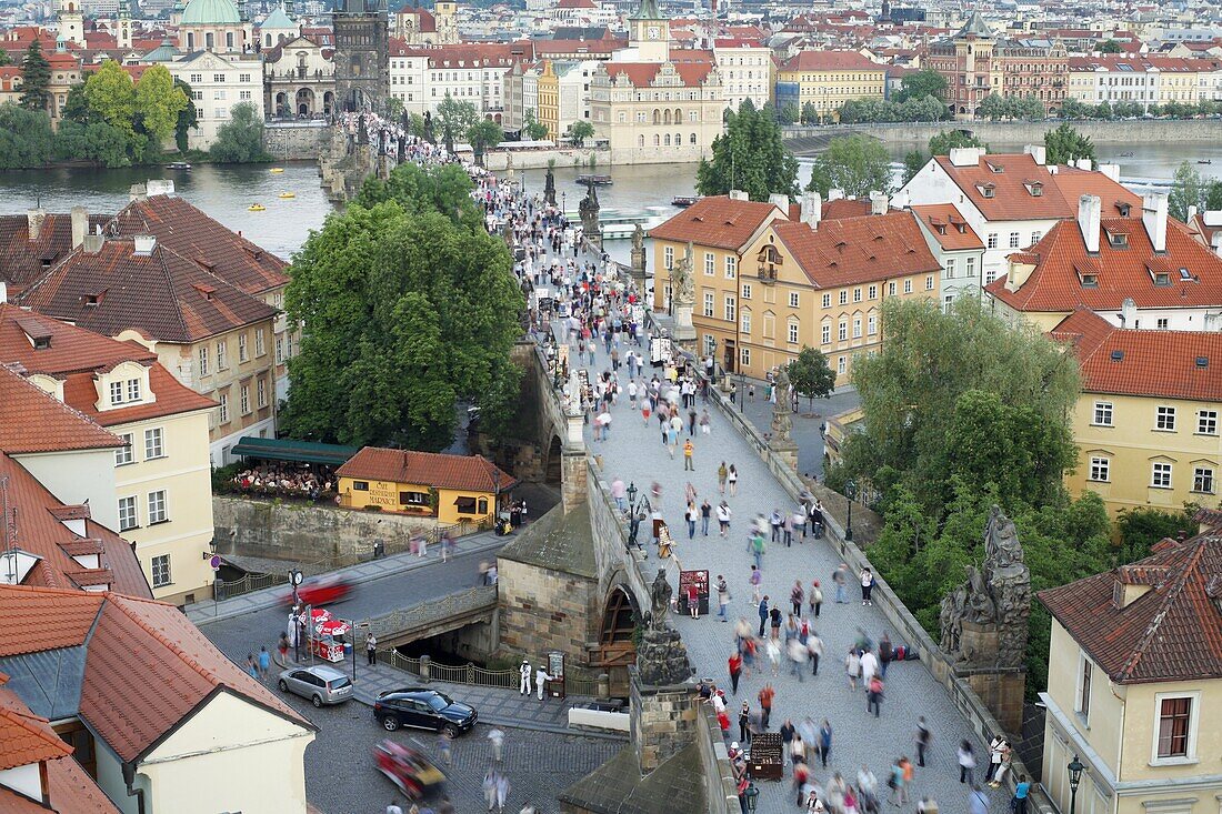 Charles Bridge, UNESCO World Heritage Site, Prague, Czech Republic, Europe