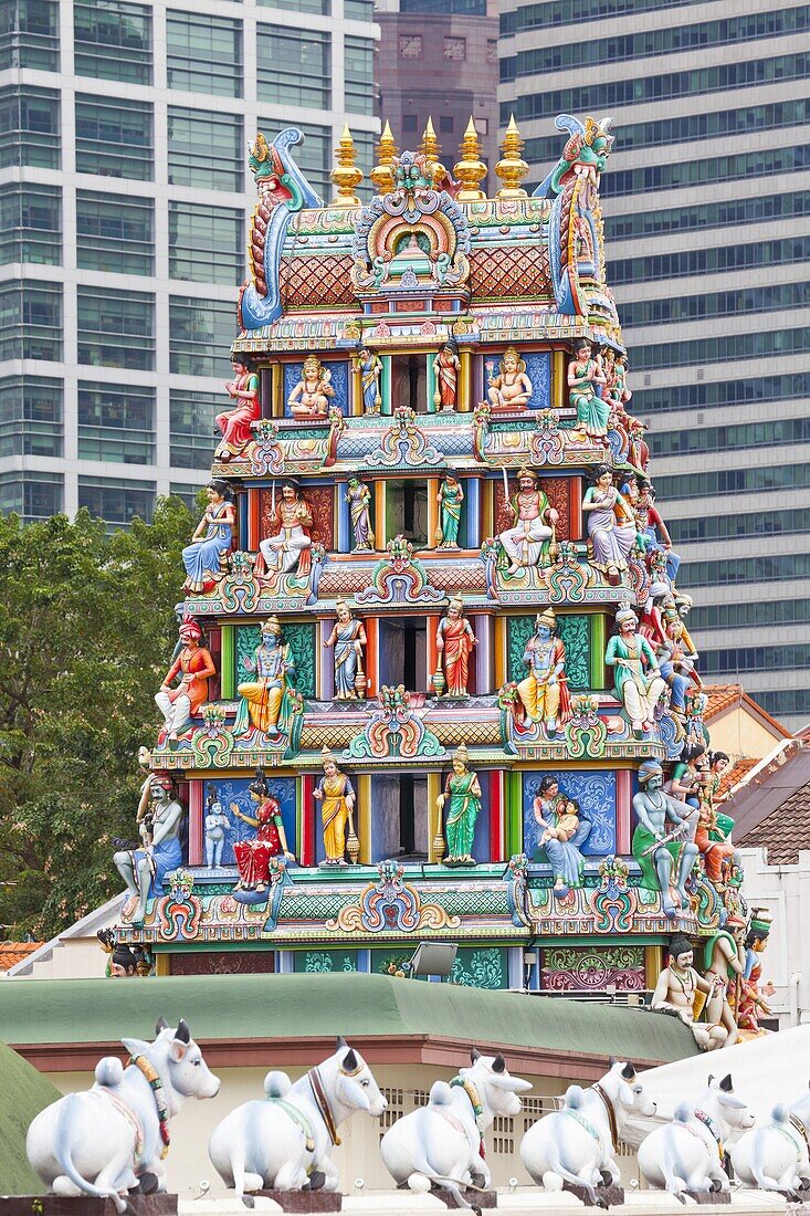 Close up of the Gopuram of the Sri Mariamman Temple, a Dravidian style temple in Chinatown, Singapore, Southeast Asia, Asia