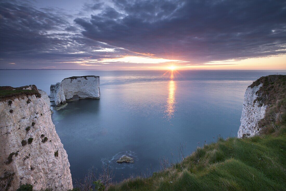 Sunrise over Old Harry Rocks, Jurassic Coast, UNESCO World Heritage Site, Dorset, England, United Kingdom, Europe