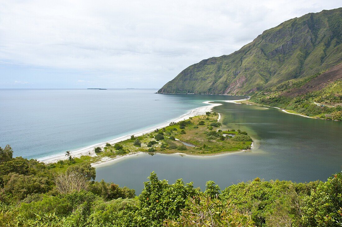 Long beach strip on the east coast of Grande Terre, New Caledonia, Melanesia, South Pacific, Pacific