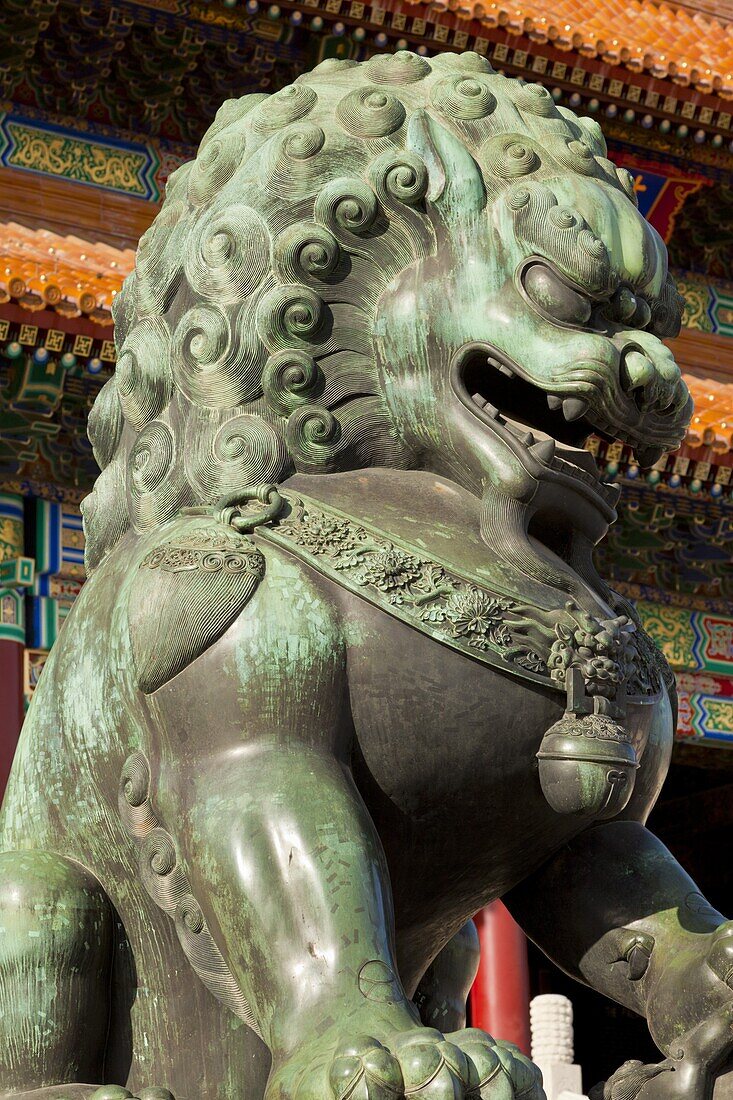 Male bronze lion, Gate of Supreme Harmony, Outer Court, Forbidden City, Beijing, China, Asia