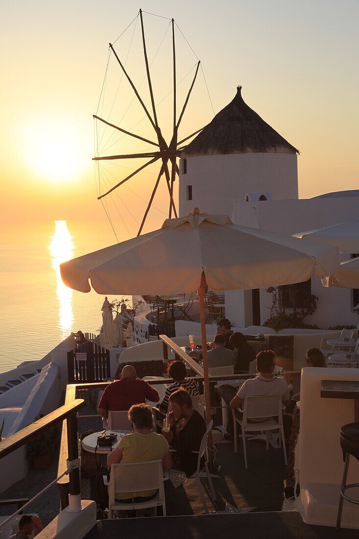 Oia, Santorini, Cyclades Islands, Greek Islands, Greece, Europe