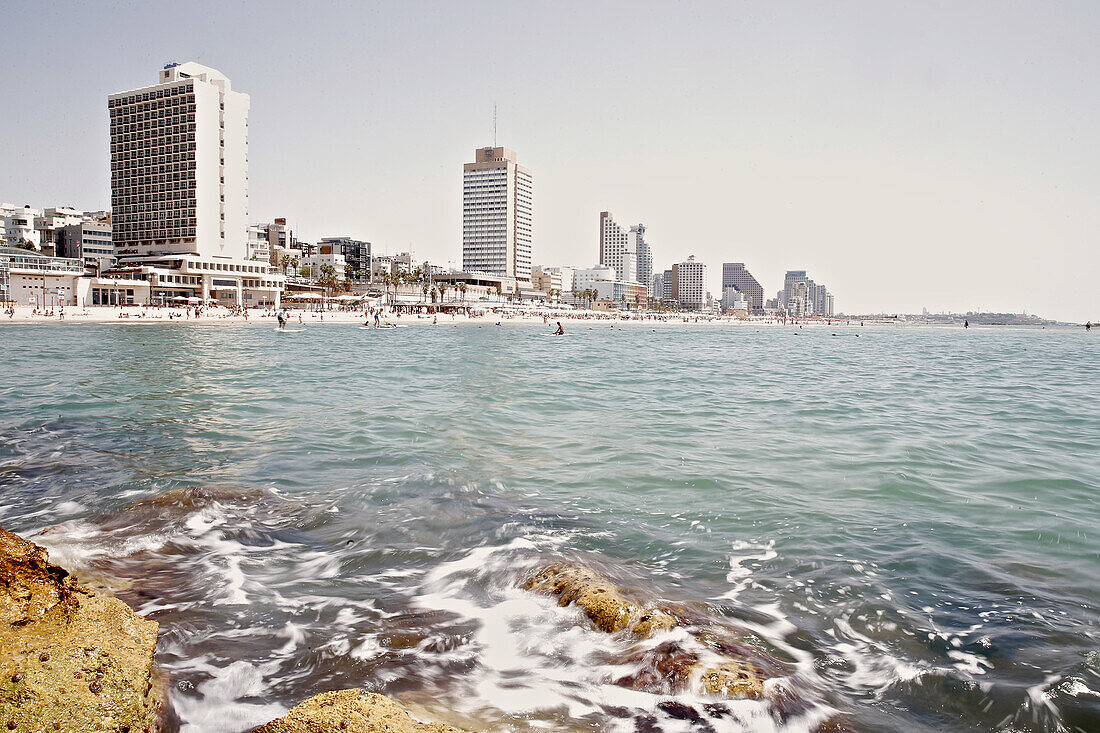 Badestrand mit großen Hotels, Tel Aviv, Jaffa, Israel