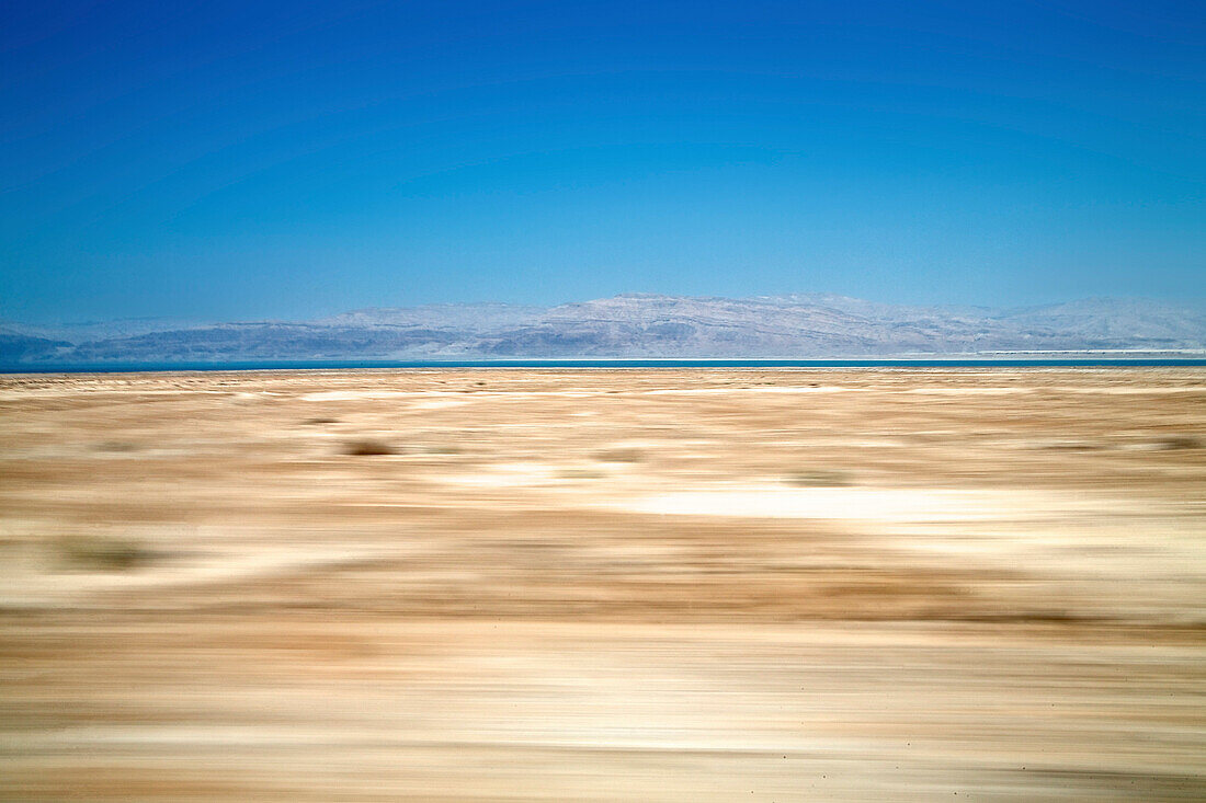 Totes Meer aus einem fahrenden Auto, Masada, Totes Meer, Israel