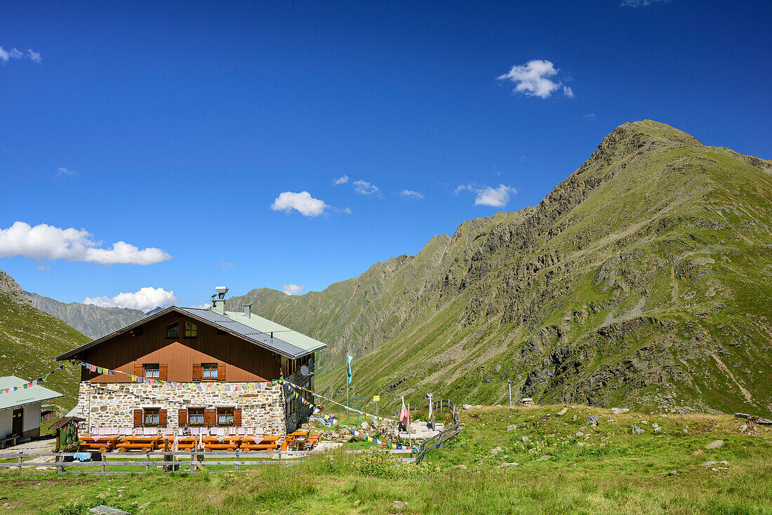 Hut Pforzheimer Huette with Lampsenspitze in background, hut Pforzheimer Huette, Sellrain, Stubai Alps, Tyrol, Austria