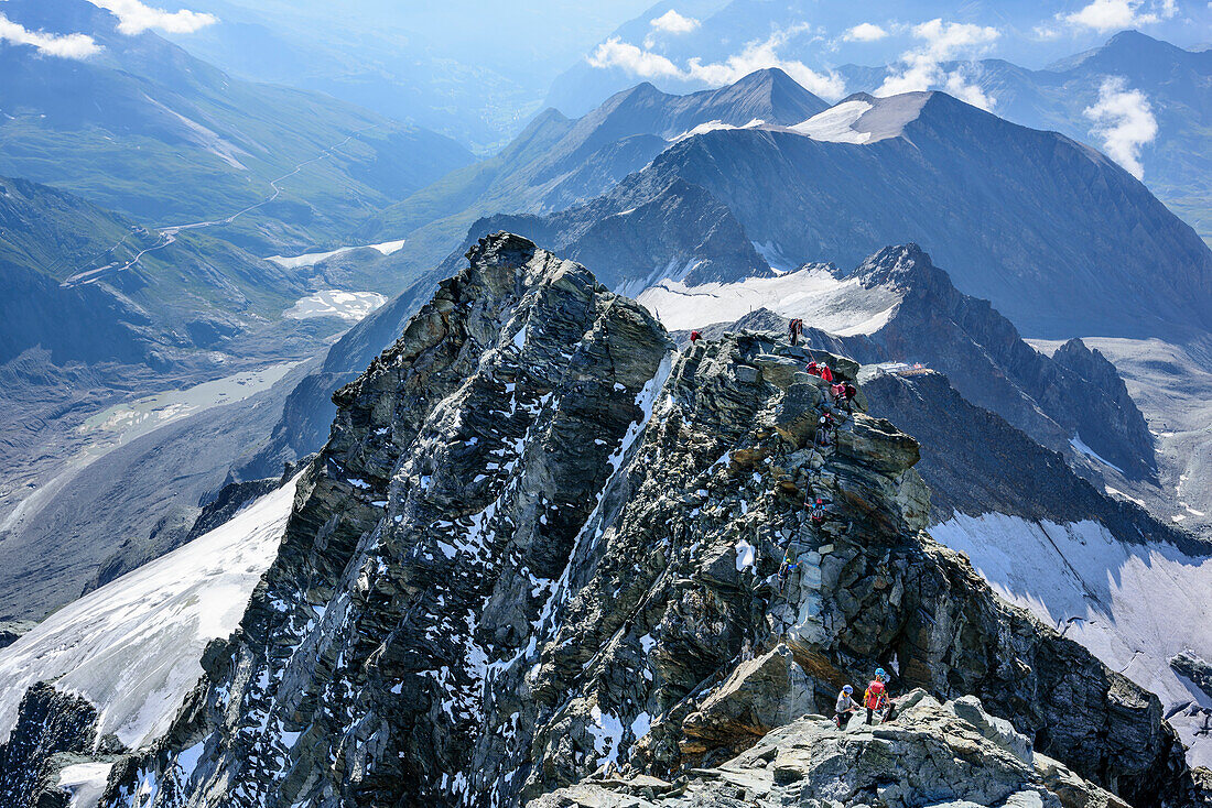 Mountaineers ascending over normal route to Grossglockner, Grossglockner, High Tauern, East Tyrol, Austria