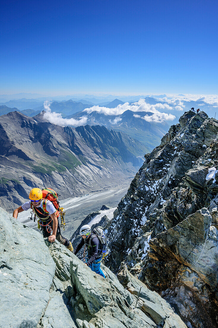 Mountaineers ascending over normal route to Grossglockner, Grossglockner, High Tauern, East Tyrol, Austria