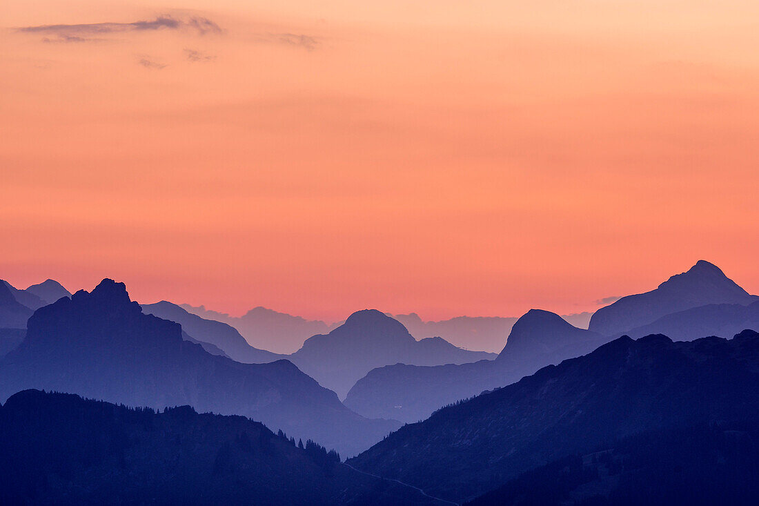 Morning mood above Roggelskopf, Mohnenfluh and Poengertlekopf, from Kreuzjoch, Raetikon, Vorarlberg, Austria