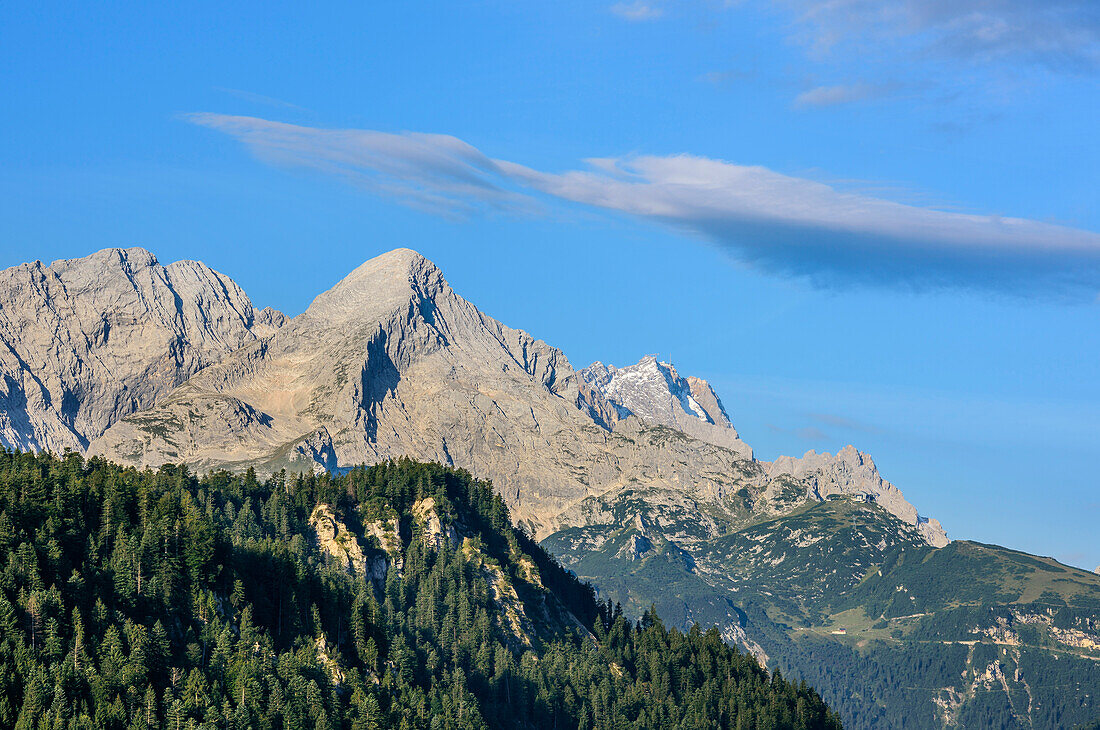 View towards Wetterstein range with Alpspitze and Zugspitze, Werdenfelser Land, Karwendel range, Upper Bavaria, Bavaria, Germany