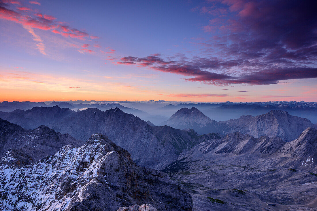 View towards Jubilaeumsgrat, Wetterstein range with Hochwanner, Hohe Munde and Hochwand, from Zugspitze, Wetterstein range, Upper Bavaria, Bavaria, Germany