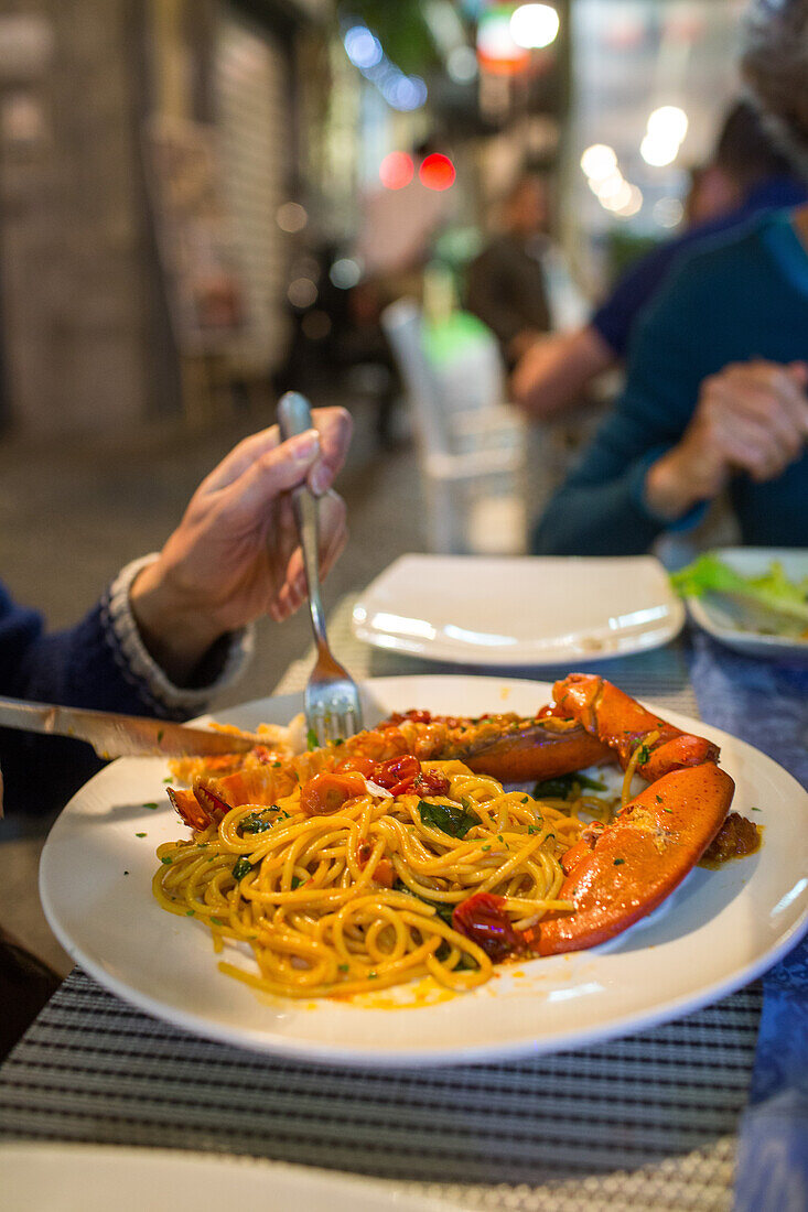 Restorante Pizzeria 7 Soldi, Pasta, Spaghetti, Meeresfrüchte, italienische Küche, Lifestyle, Stadt, Neapel, Italien