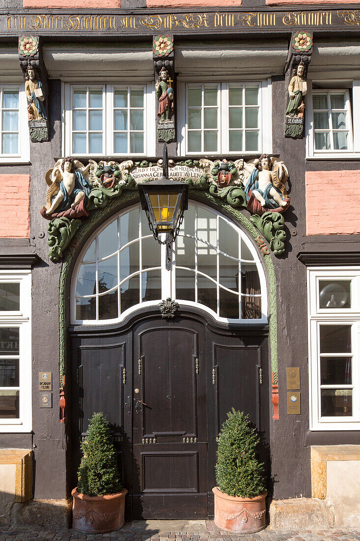 Eingang Hotel Walhalla, Denkmalschutz, Tur, Fachwerk, Altstadt, Osnabrueck, Niedersachsen, Norddeutschland, Deutschland