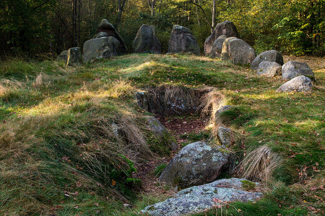 Visbeker Braut, Sage, heilige Staette, Steinzeit, Archaeologie, Grosssteingrab, Wildeshausen, Niedersachsen, Deutschland